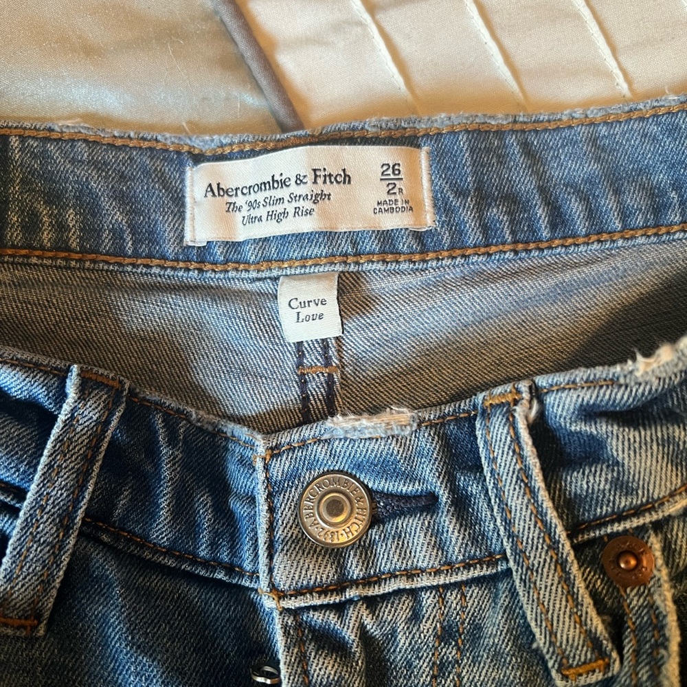 Abercrombie & Fitch Ultra High Rise Jeans 26 2R